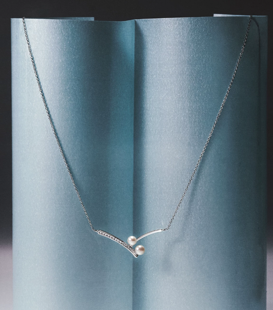 Freshwater Pearl V-Shaped Pendant Choker